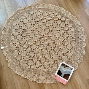 NIB Vintage Hand Crocheted Round Floral Cotton Lace Tablecloth – 68” Diameter